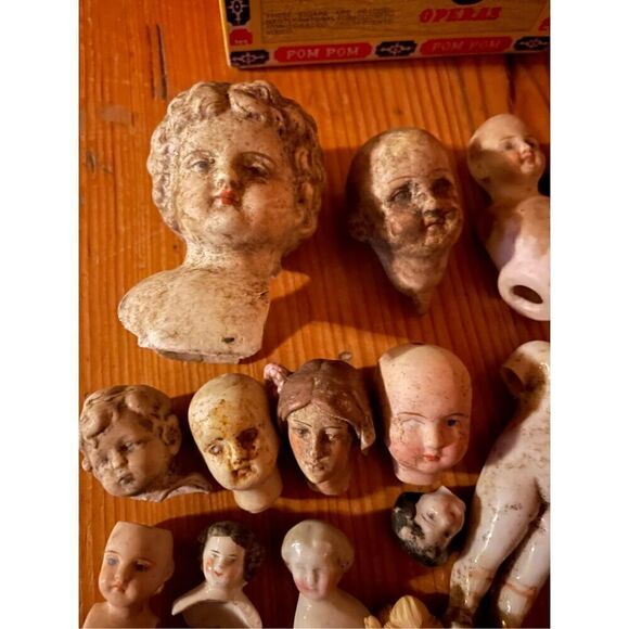 VINTAGE DOLL PARTS, porcelain and bisque heads - Picture 3 of 7